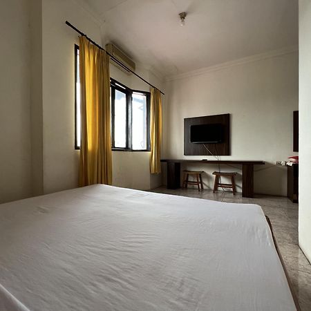 Oyo 92098 Kost Orange Syariah Hotel Makassar Exterior foto
