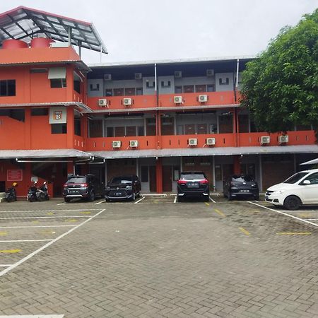 Oyo 92098 Kost Orange Syariah Hotel Makassar Exterior foto