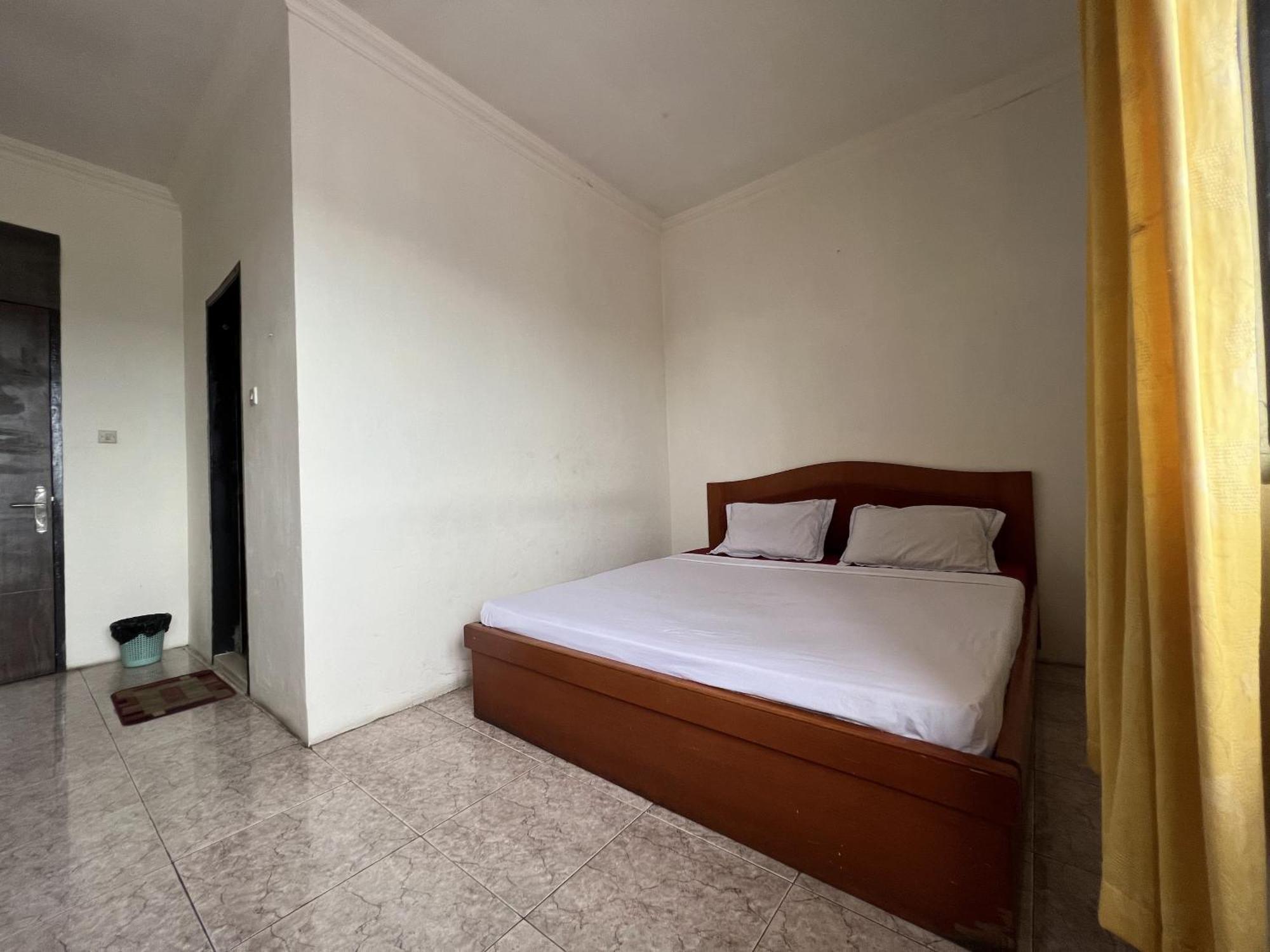 Oyo 92098 Kost Orange Syariah Hotel Makassar Exterior foto