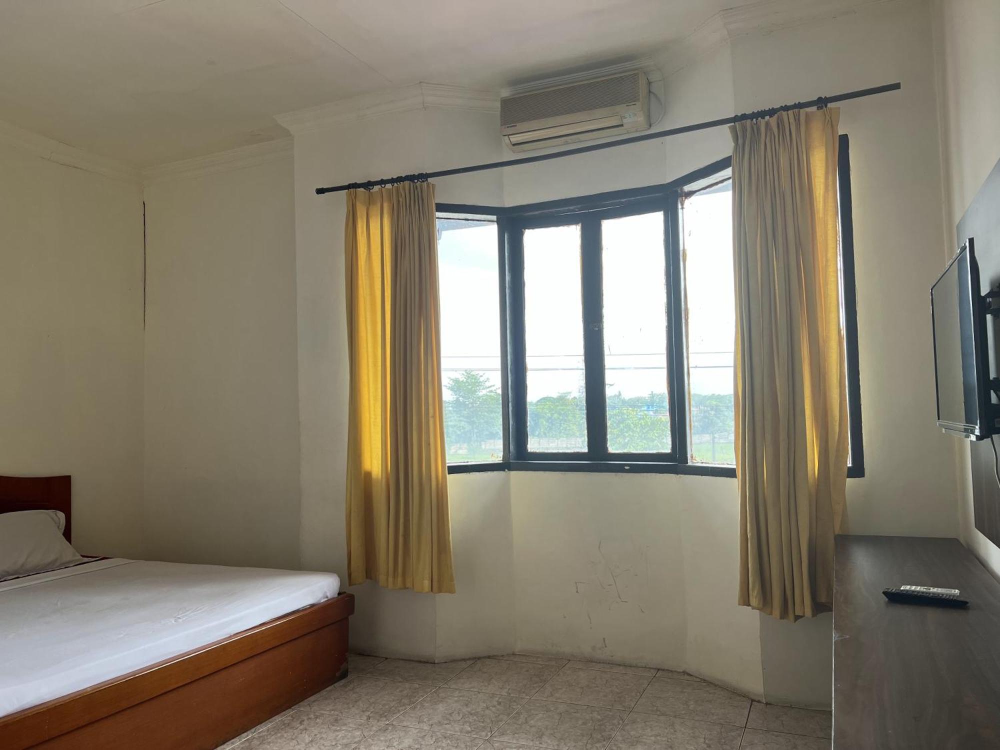 Oyo 92098 Kost Orange Syariah Hotel Makassar Exterior foto