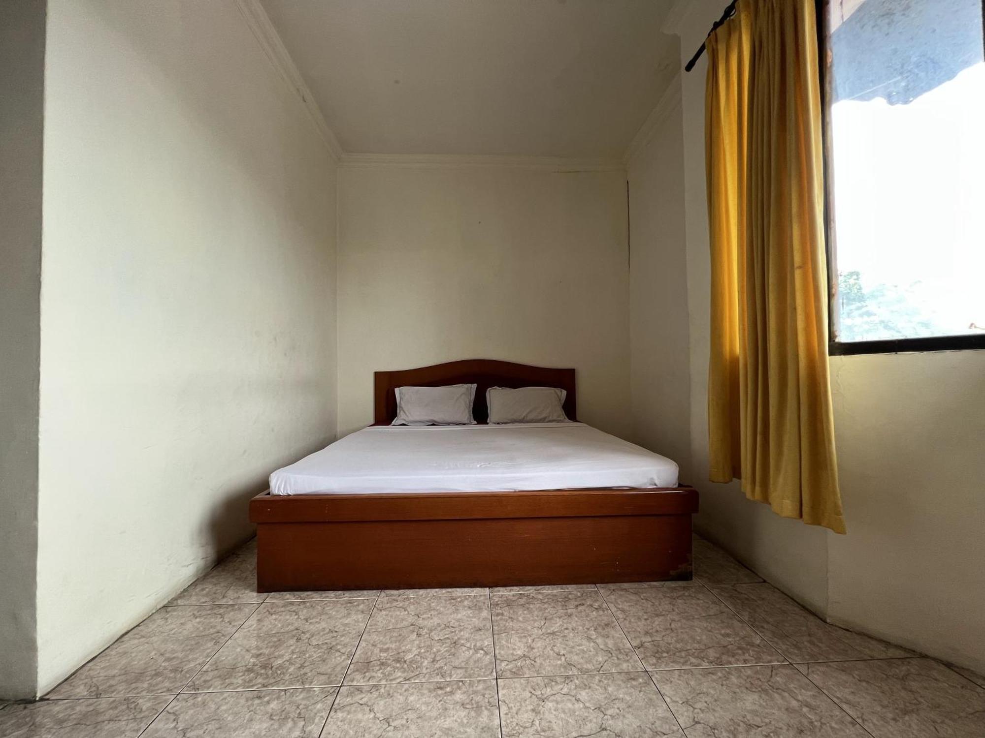 Oyo 92098 Kost Orange Syariah Hotel Makassar Exterior foto